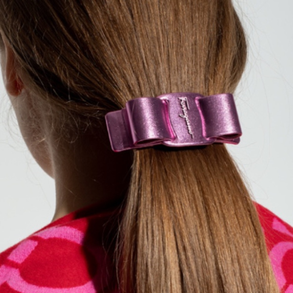 Rare calf leather- Ferragamo large viva bow hair clip
